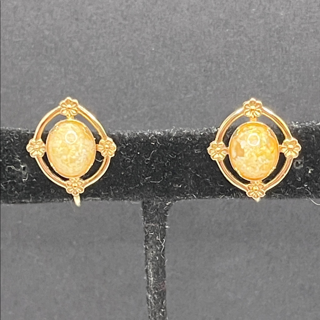 Vintage Amco Yellow Opal Screw Back Earrings In A 12k Gold Filled Floral Setting